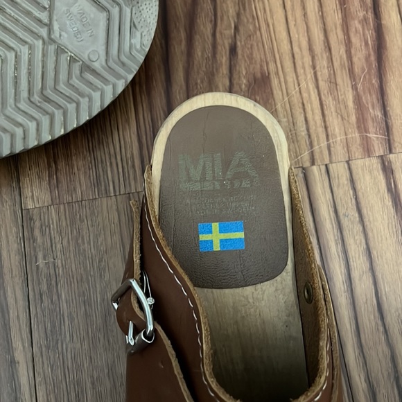 Clogs - Picture 3 of 5